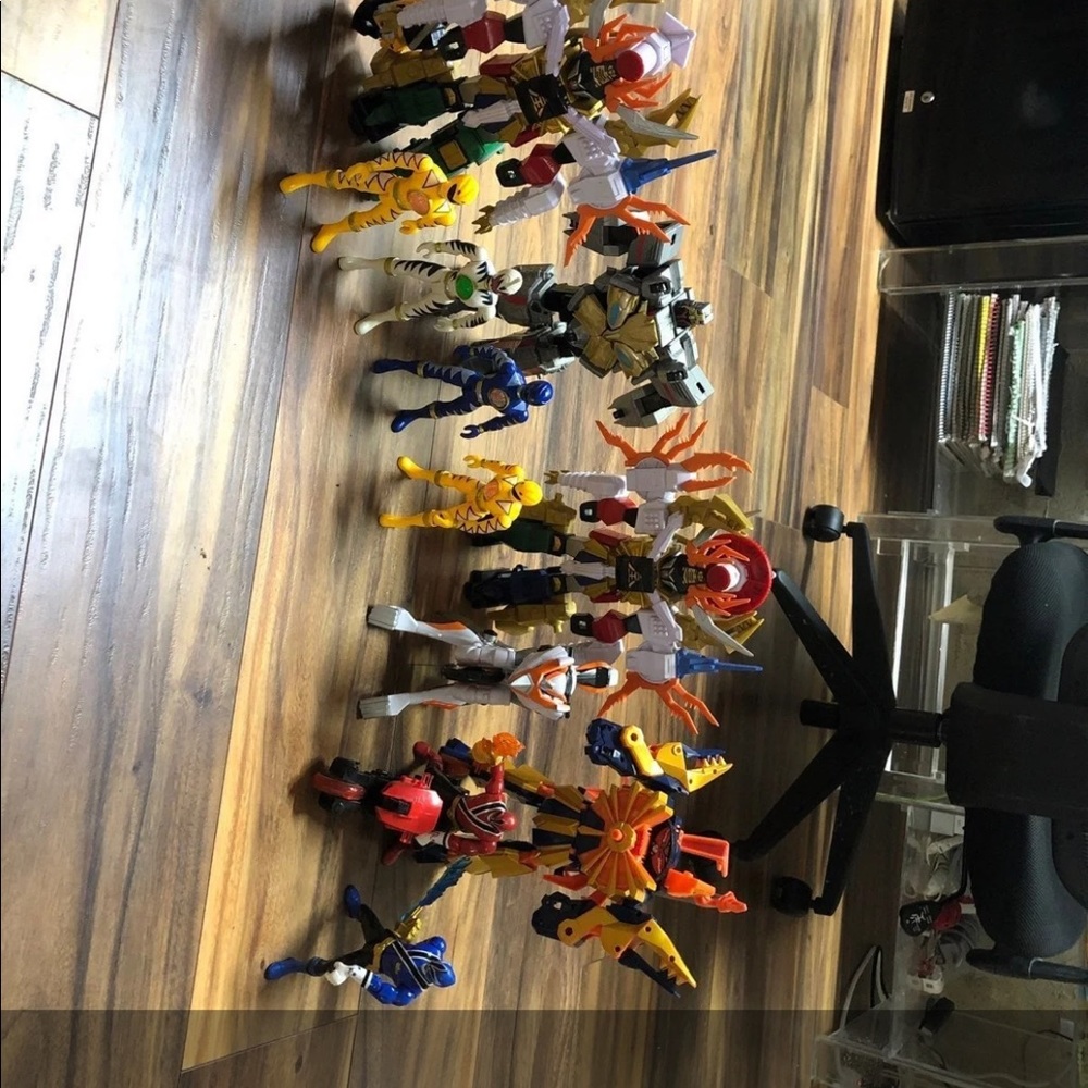 Power Rangers Action Figures Bundle - Picture 2 of 5